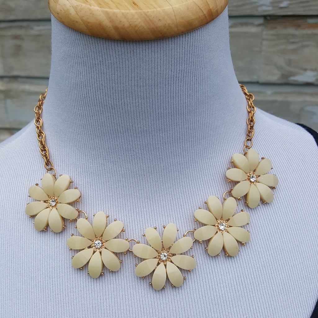 Flower Necklace 10$